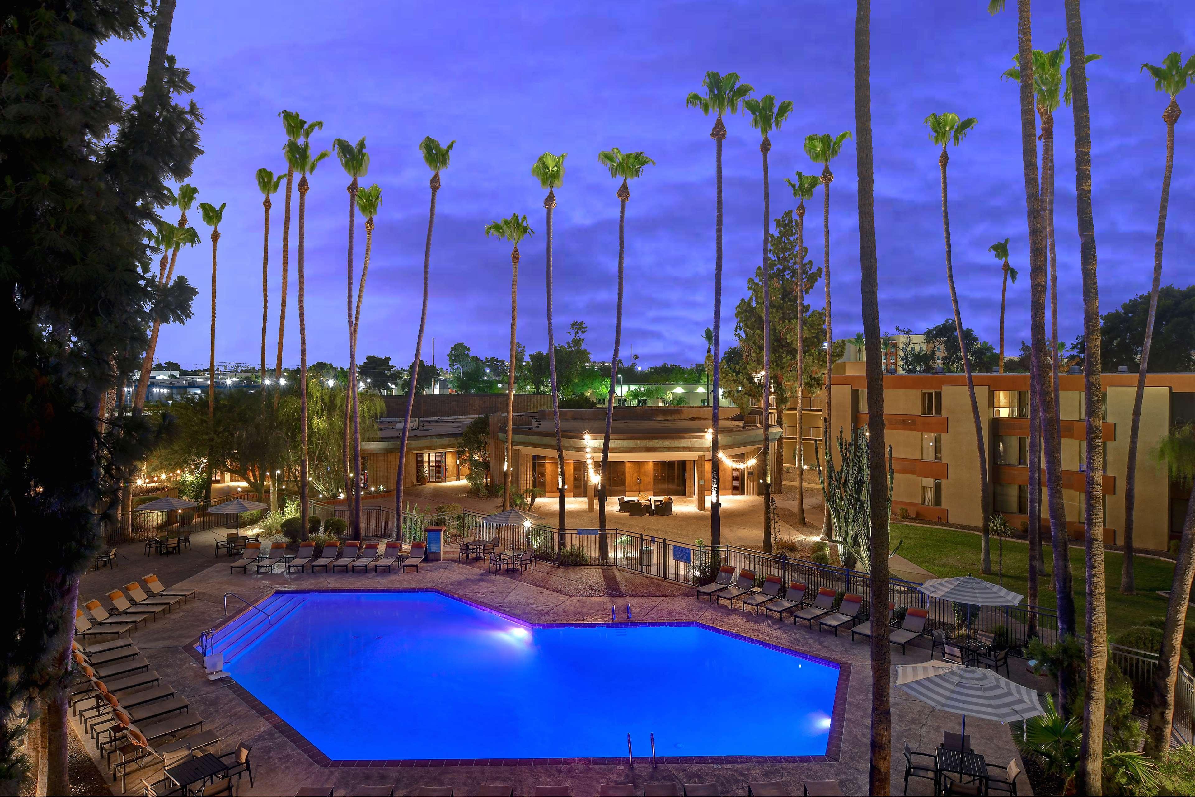 Doubletree By Hilton Phoenix- Темпе Экстерьер фото