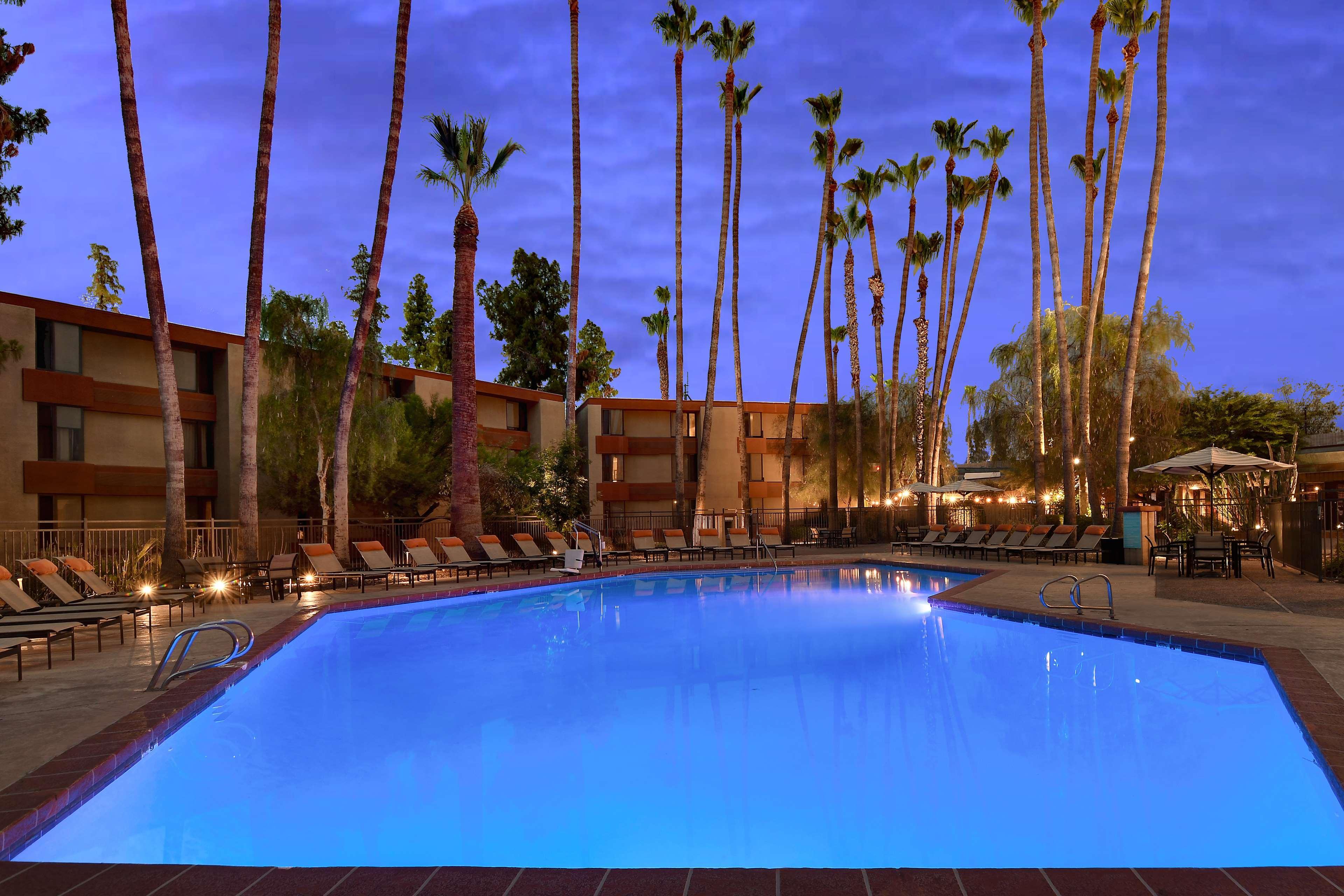 Doubletree By Hilton Phoenix- Темпе Экстерьер фото