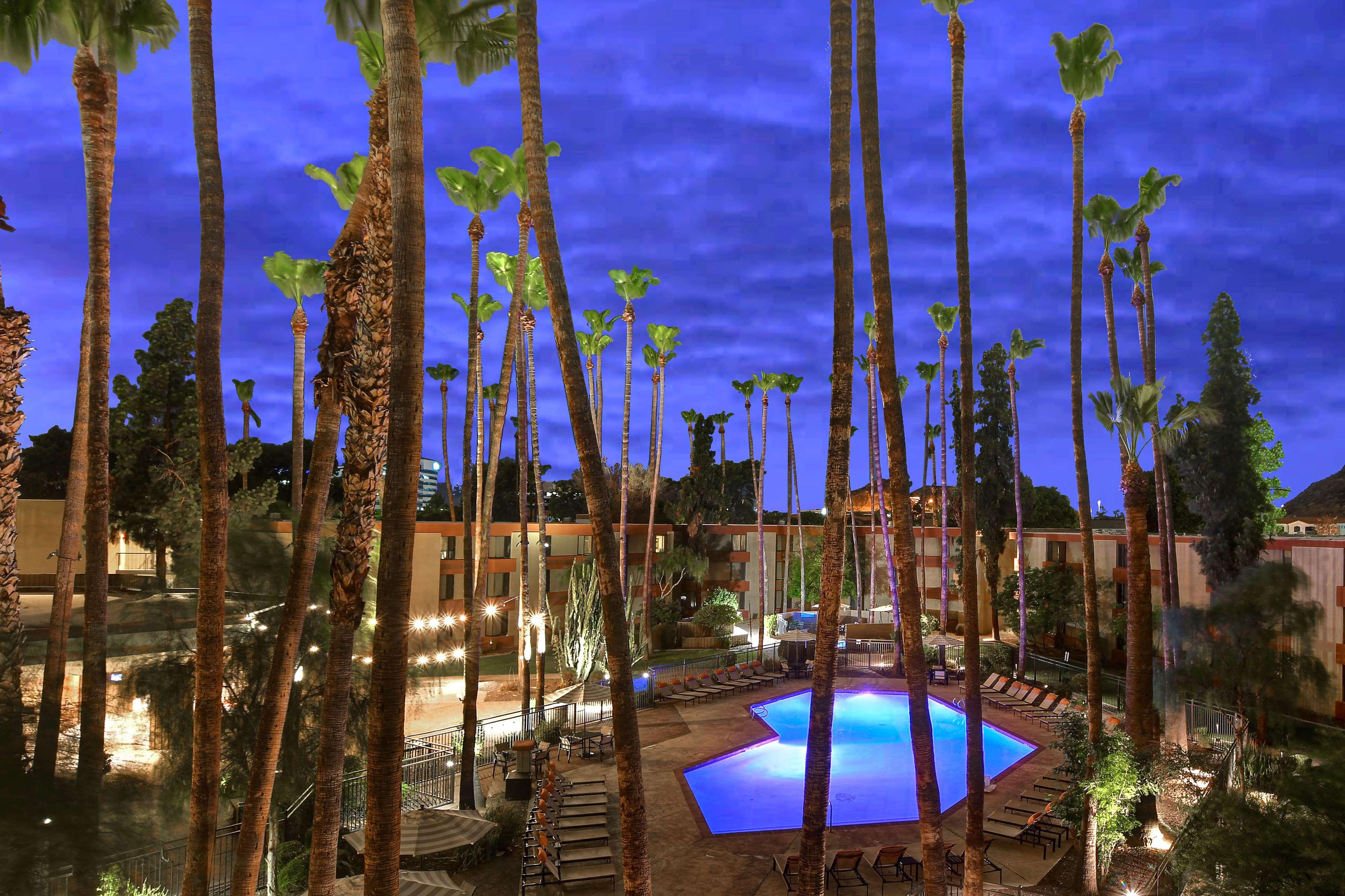 Doubletree By Hilton Phoenix- Темпе Экстерьер фото